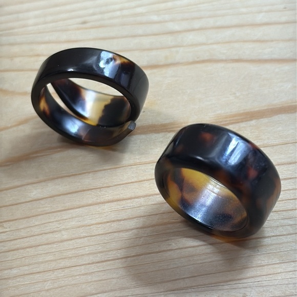 Tortoise Shell Patterned Ring - Picture 2 of 4